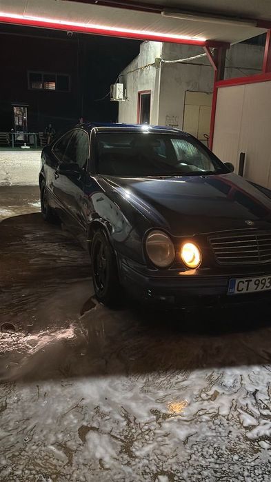 Продава се Mercedes clk200