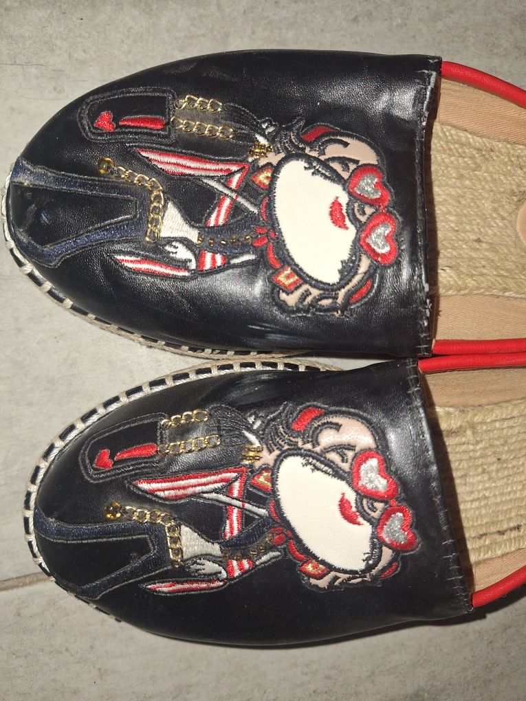 LOVE MOSCHINO Еспадрили
* Проверете уебсайта за най-новите цени