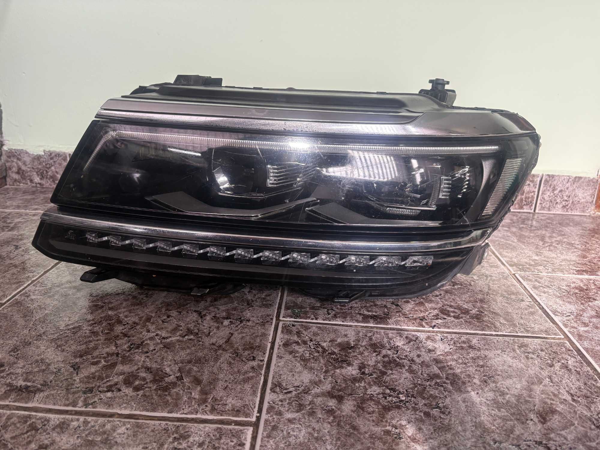 Ляв фар за VW Tiguan / Тигуан 5N 5NB 2016