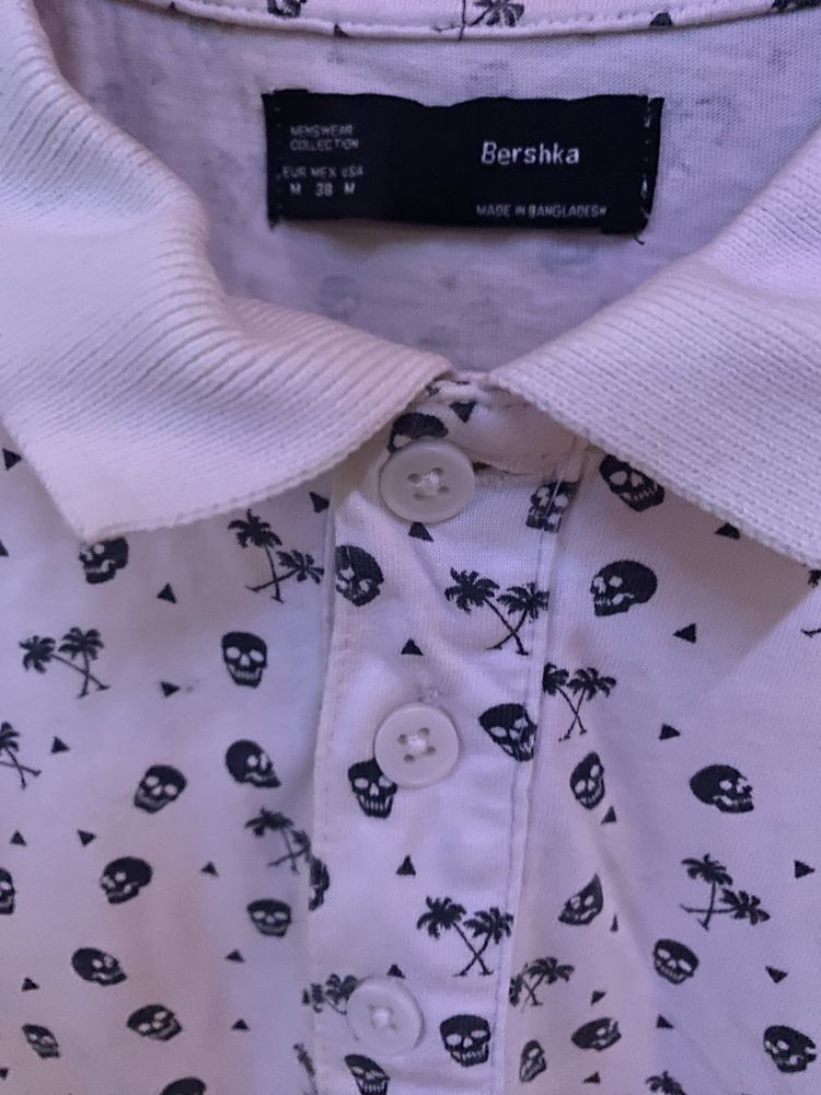 Tricou cu guler Bershka mărimea M de băieți