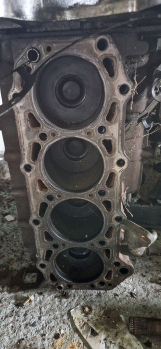 Chiuloasa bloc motor nissan nisan terano 2