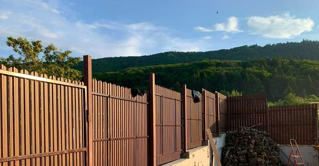 Garduri din sipca metalica si porti de diferite modele si dimensiuni