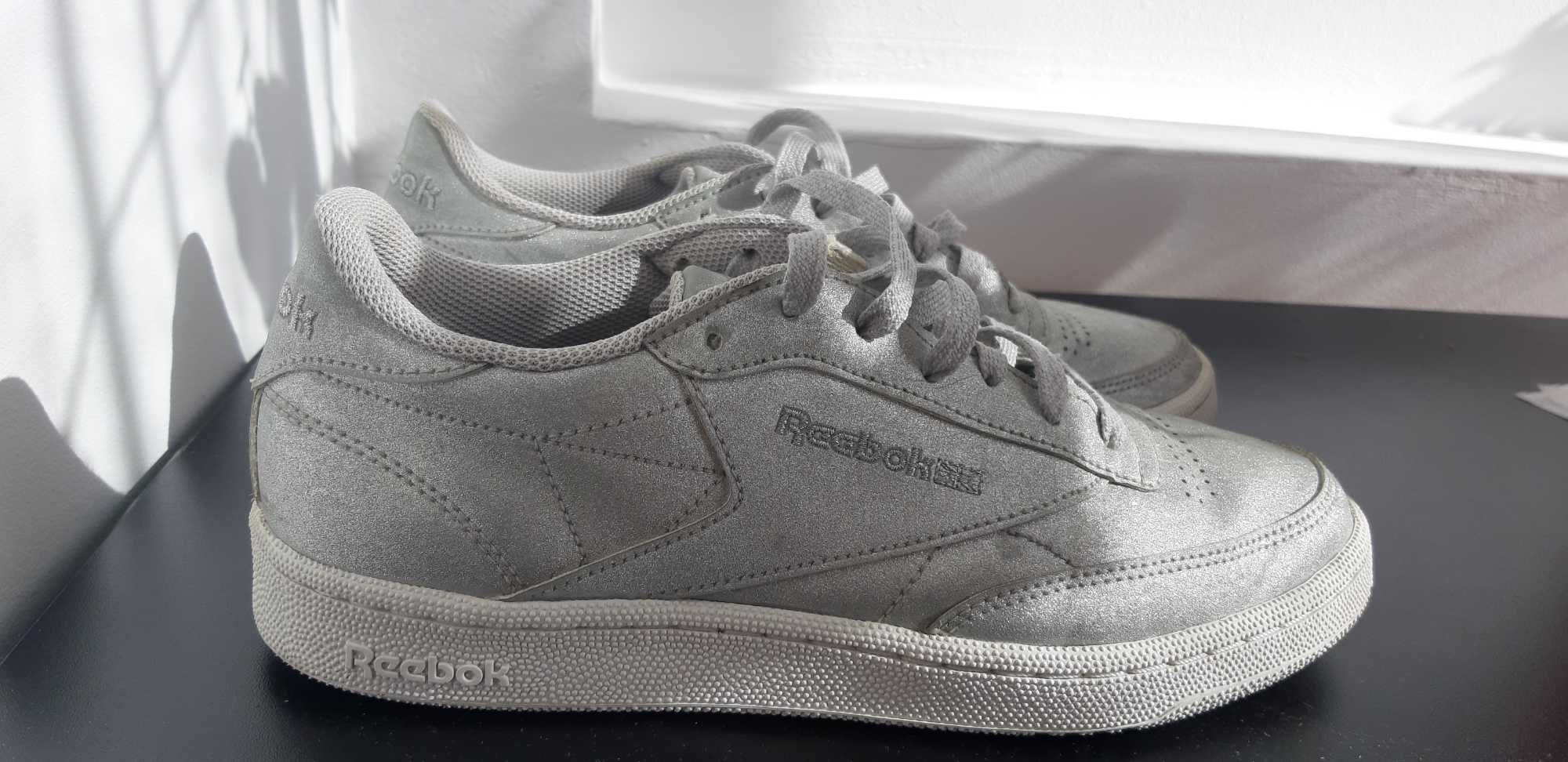 Vand adidasi reebok