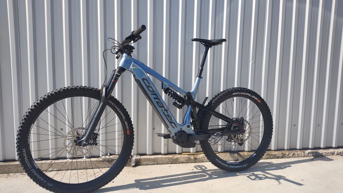 Bicicleta electrica full carbon 180