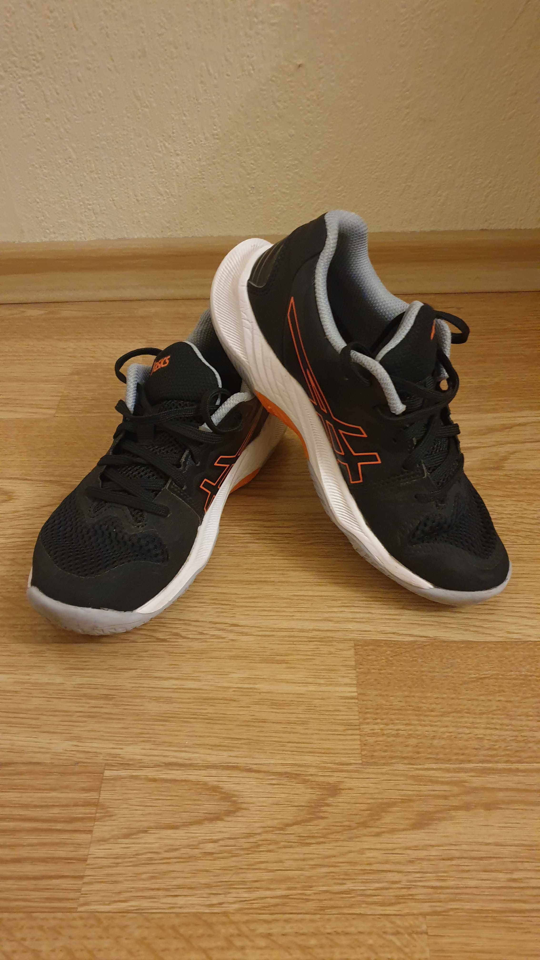Детски маратонки за момче Asics, номера 32.5, стелка 20см.