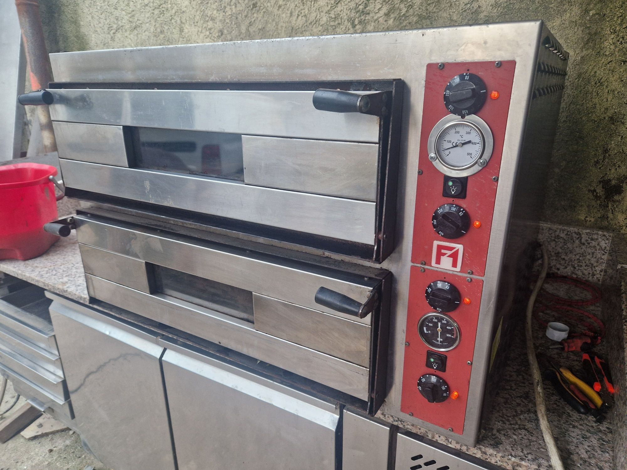 Cuptor pizza, stare buna, 380v, aragaz  din inox, de putere