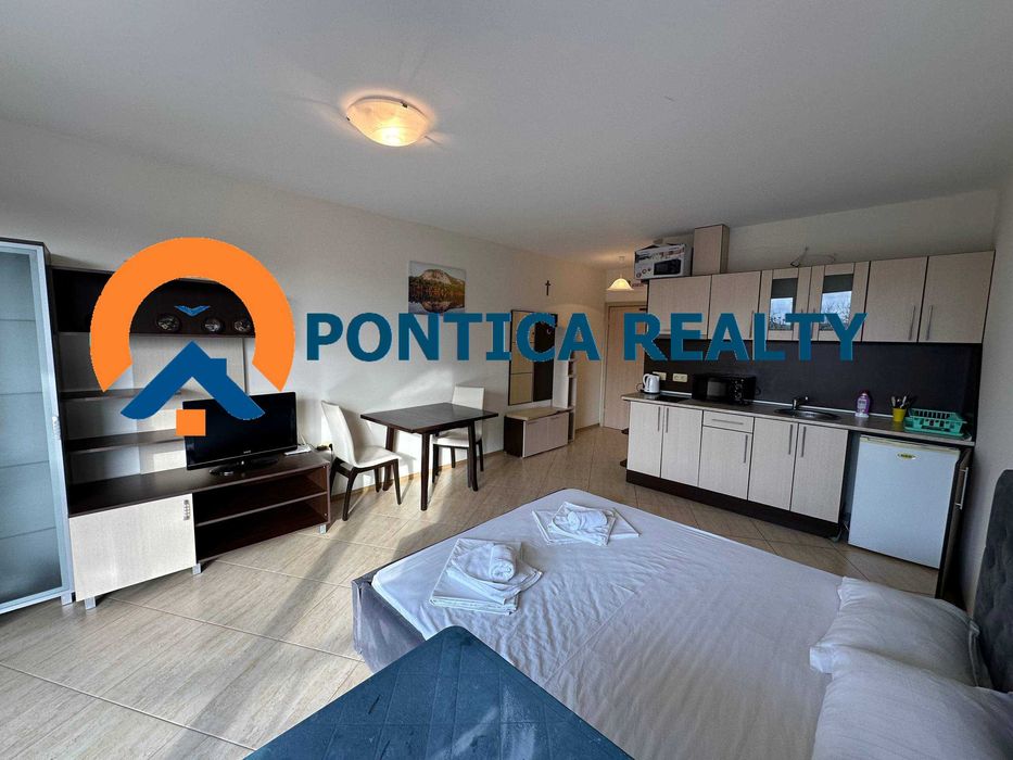 Студио в комплекс на първа линия в Ахелой