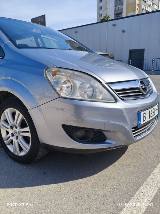 Продавам Opel Zafira B, 1,6, фабрични бензин-метан, м. 10.2008 г.,.