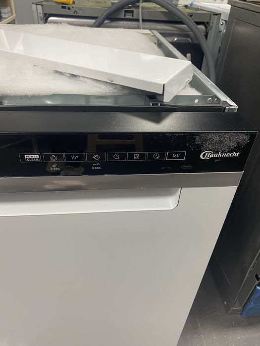 Съдомиялна Bauknecht 60 см.