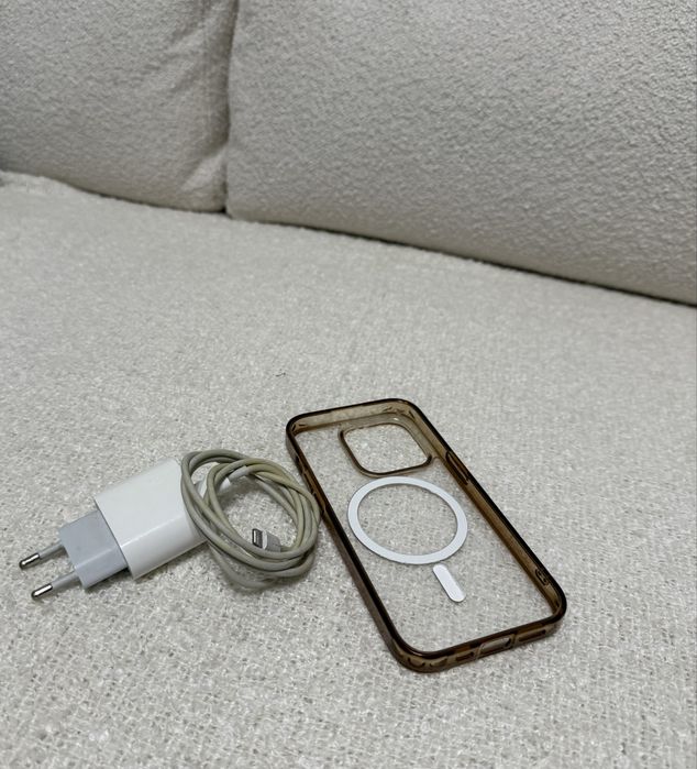 Incarcator si husa iphone 14 Pro