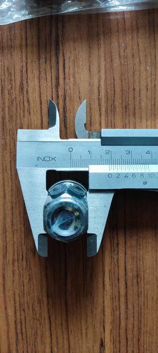 Дълги гайки за джанта, 19 ключ - 10 лв