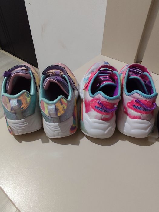 Adidași Skechers 32,