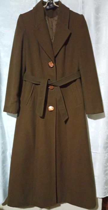 Два пальто осень-зима, размеры 44 и 48