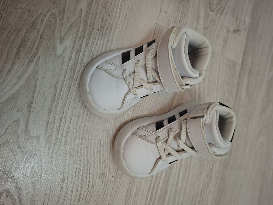 Adidas baieti marimea 24