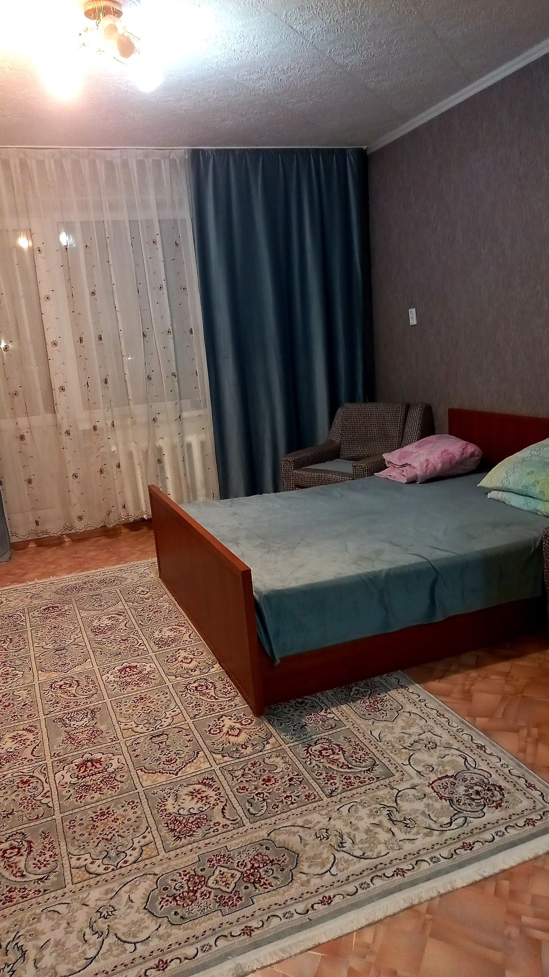 1 ком.я район Цума.часы ,ночь