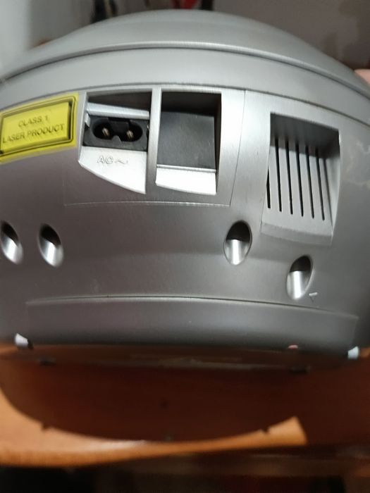 Radiocasetofon stereo,portabil,2.20 și baterii