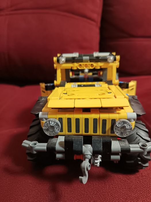Vând lego Jeep Wrangler Rubicon