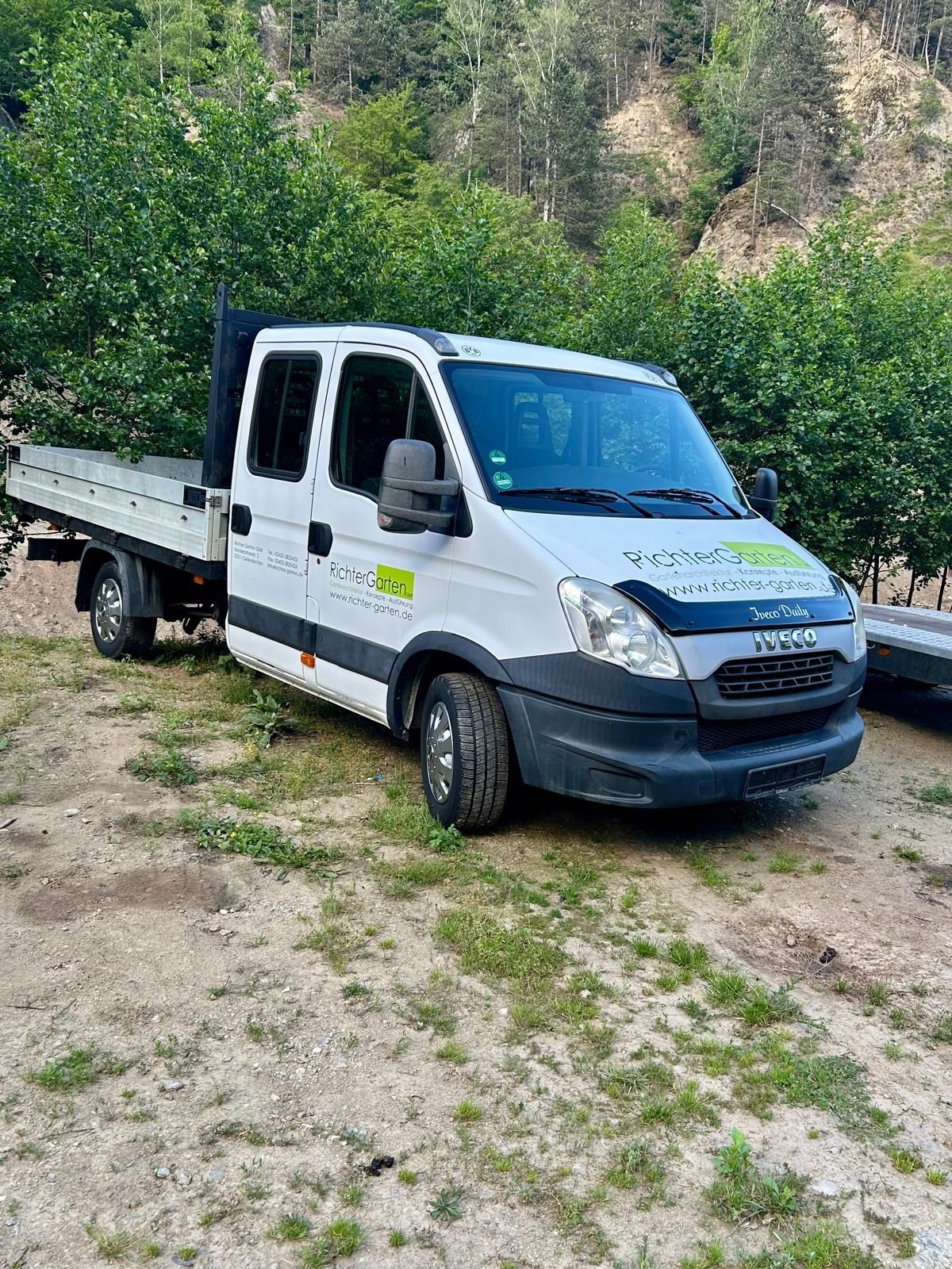 Iveco daily  7 locuri și marfa 2013 6+1 trepte  35 S 13  bena3,40m