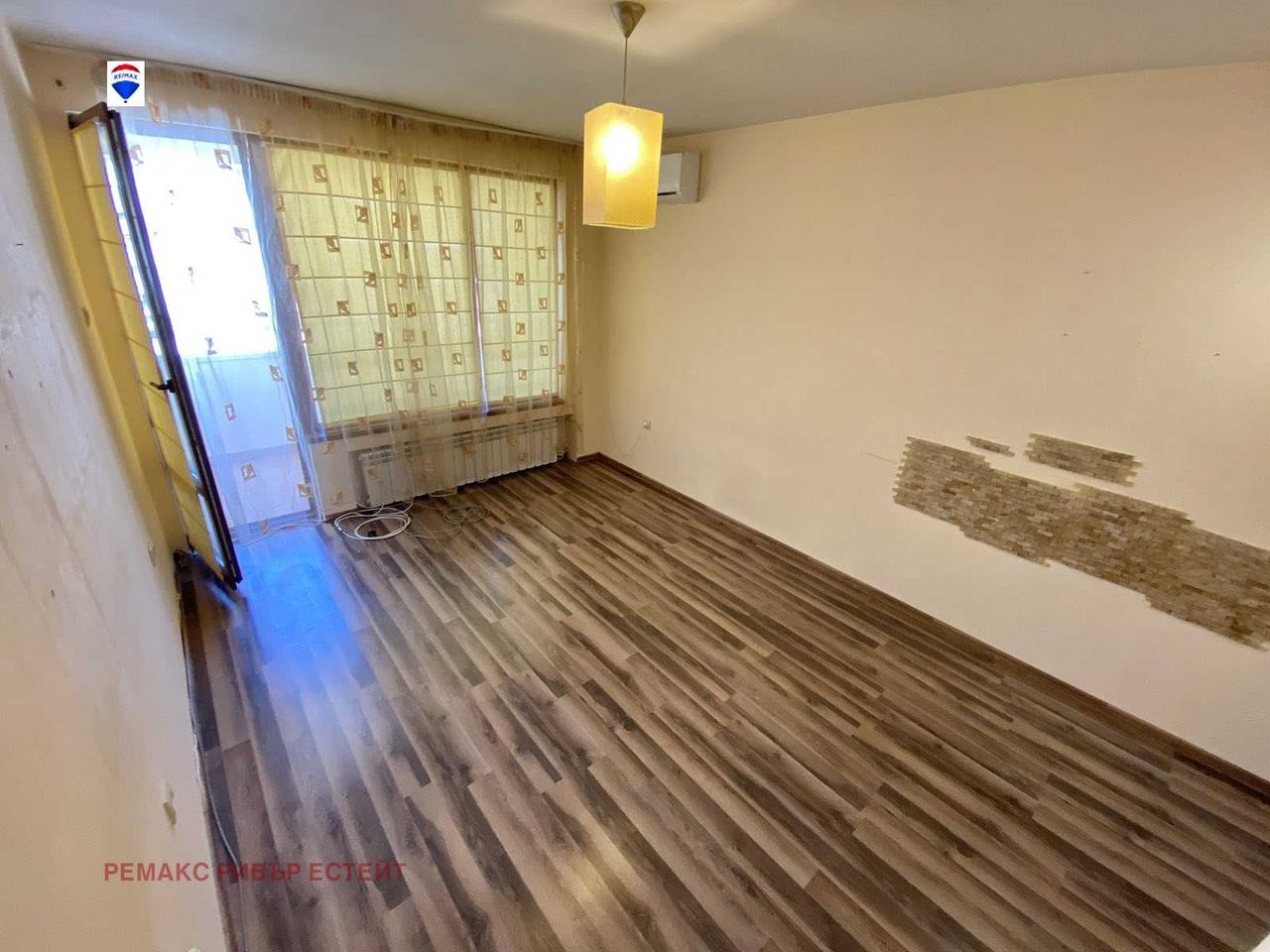 Продава се Тристаен апартамент в Русе, Възраждане - 77 кв.м за 1428 €/кв.м - Снимка #2