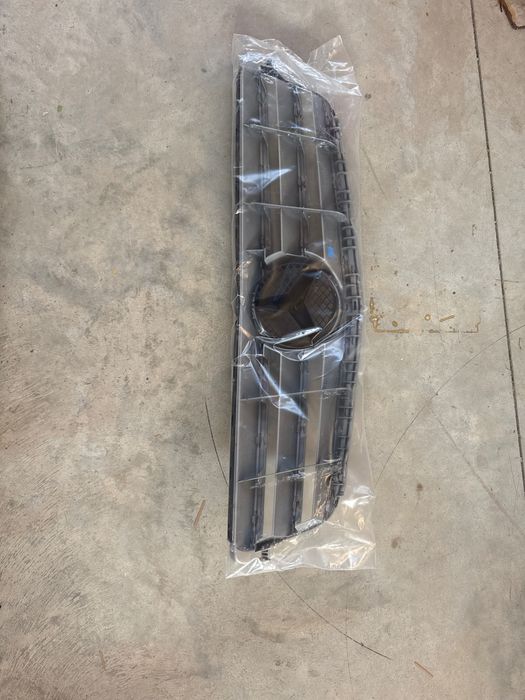 Решетка за Mercedes W204