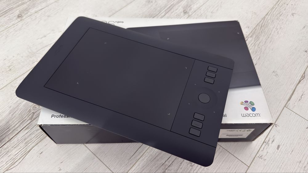 Tableta Grafica Wacom Intuos PRO