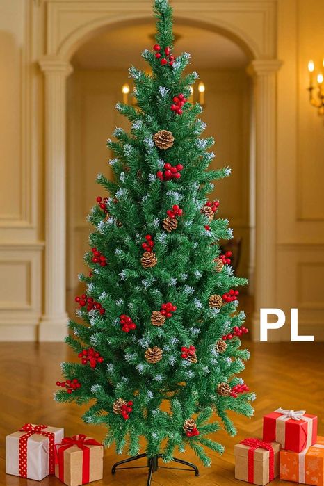 Коледна елха с червени плодчета