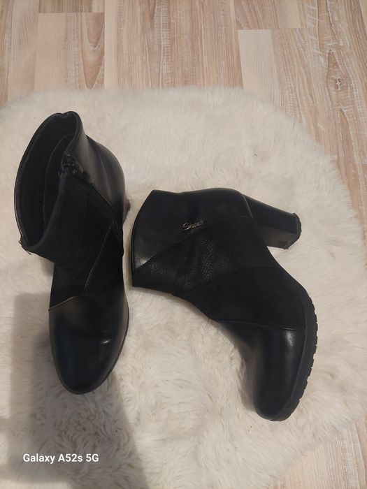 Дамски черни боти