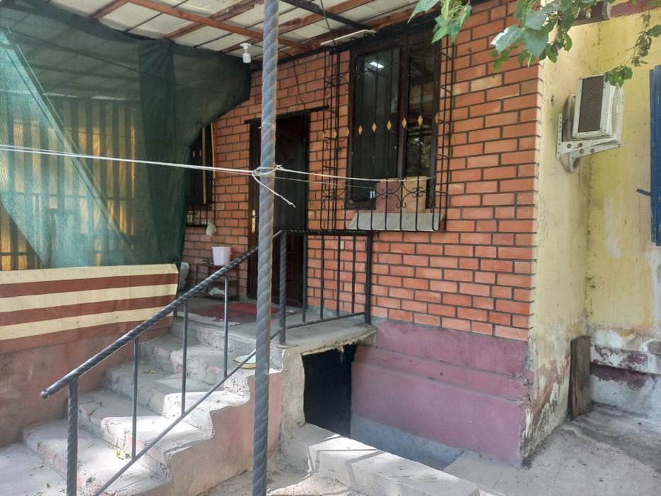 Продаётся квартира 2/1/4 в Чиланзарском районе 21 кв.