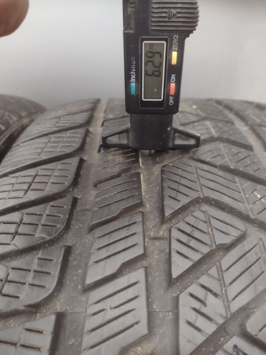 Перфектни 2бр.295/40/21 Pirelli SW dot3119