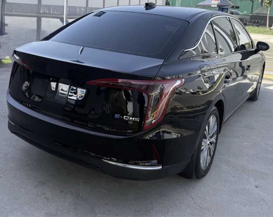 Hongqi e-qm5 500km
