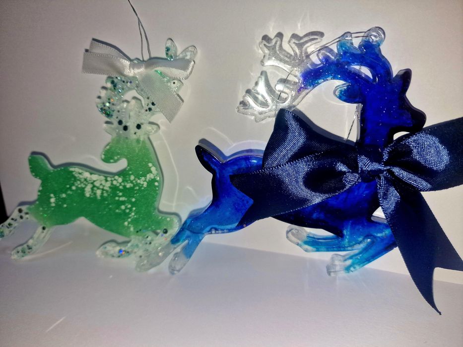 Коледни еленчета от епоксидна смола