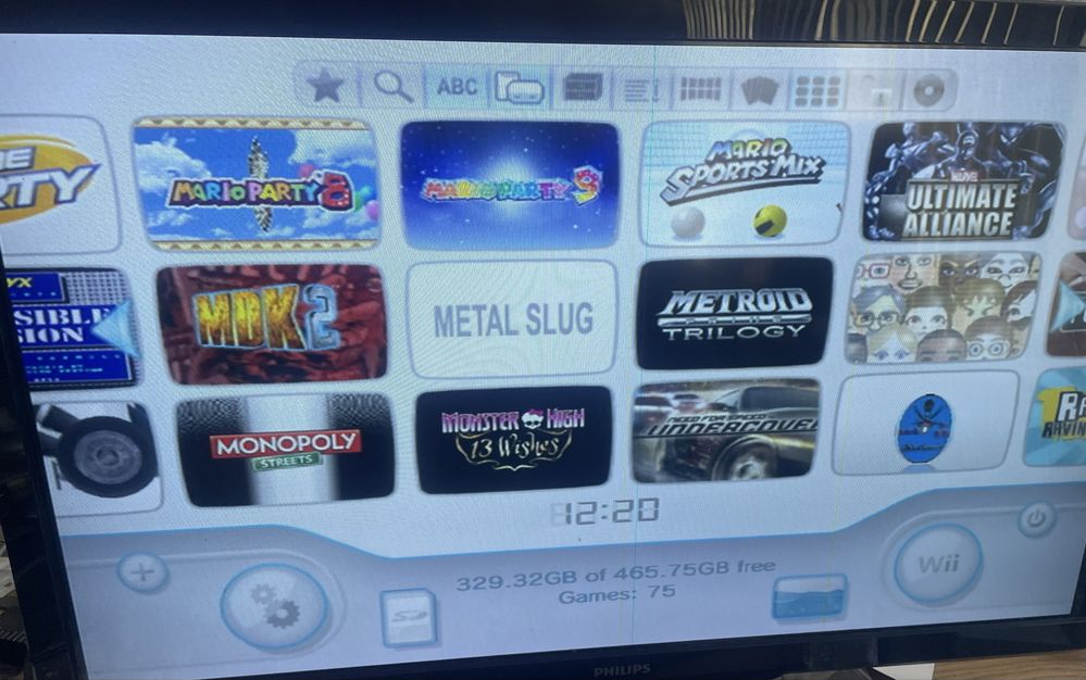 Nintendo Wii с четири джойстка