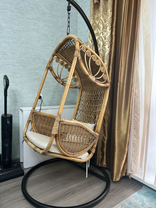 Подвесное кресло из ротанга натурального