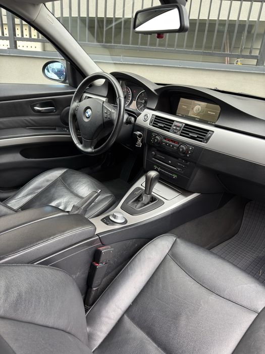 BMW Seria 3 / E90 / 320D / 163CP /AUTOMAT/ Bi Xenon/ Hi Fi / Navigatie