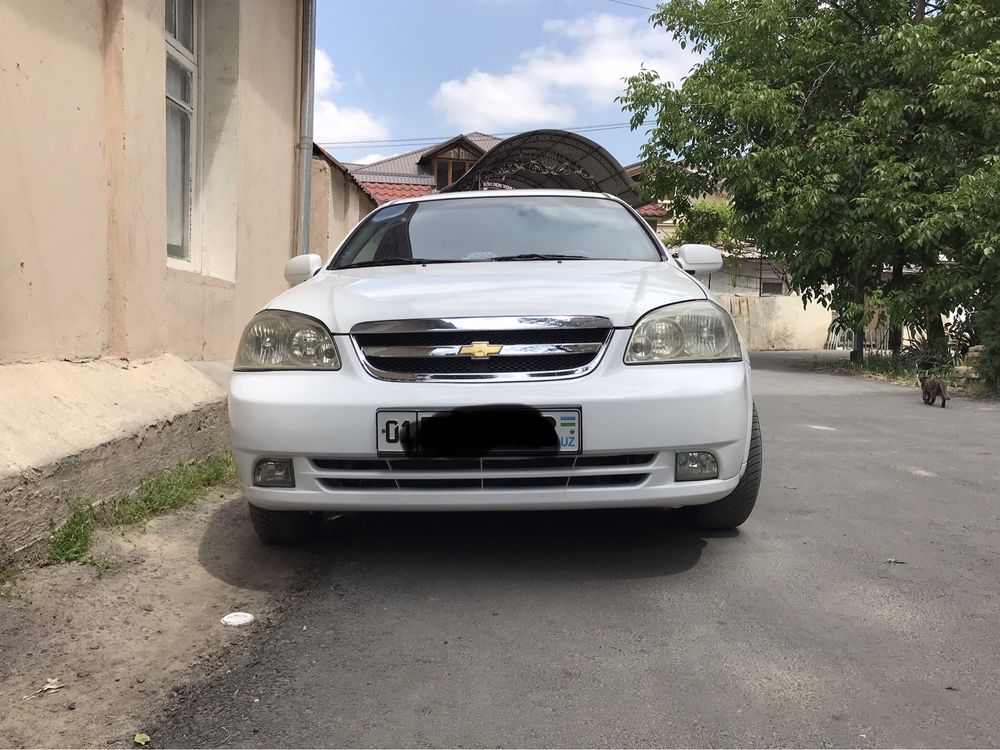 Продаю автомобиль Lacetti 2013 г