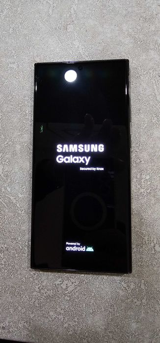 Продавам мобилен телефон SAMSUNG GALAXY S23 ULTRA 256 GB