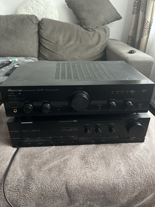 Vind statii si doua boxe