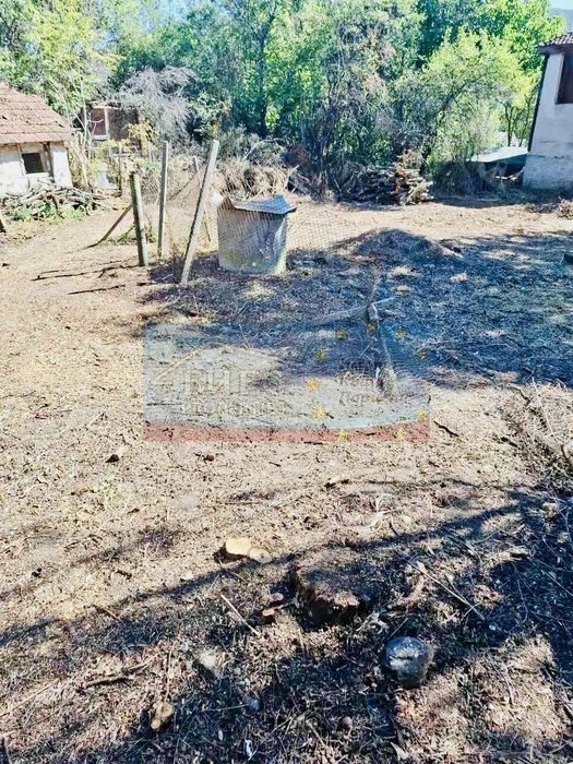 Стара къща с голям парцел 1640 м2