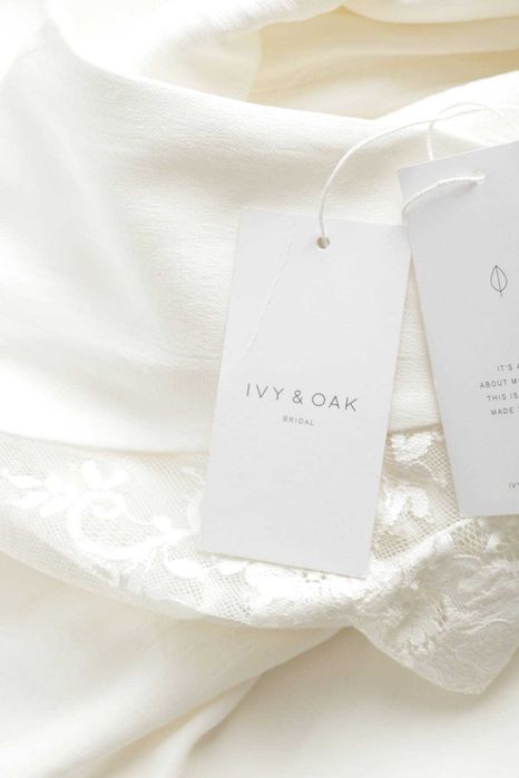 НАМАЛЕНА ЦЕНА Чисто нова IVY OAK Оригинал Булчинска рокля - размер Л
