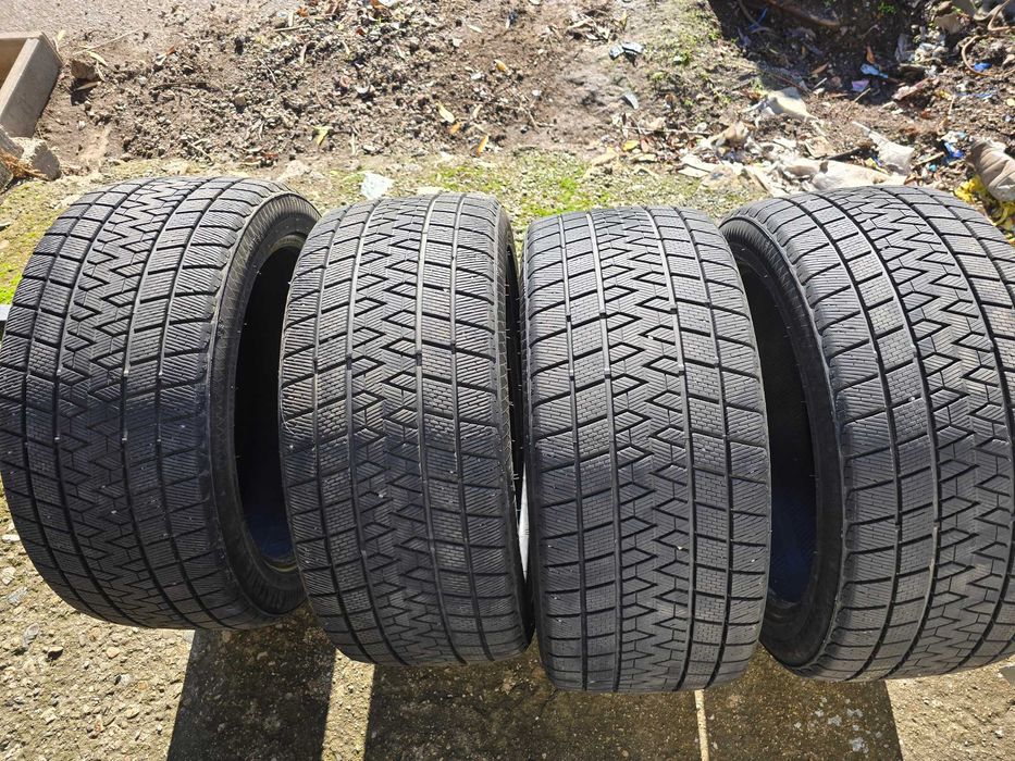 Зимни гуми 275/40/20