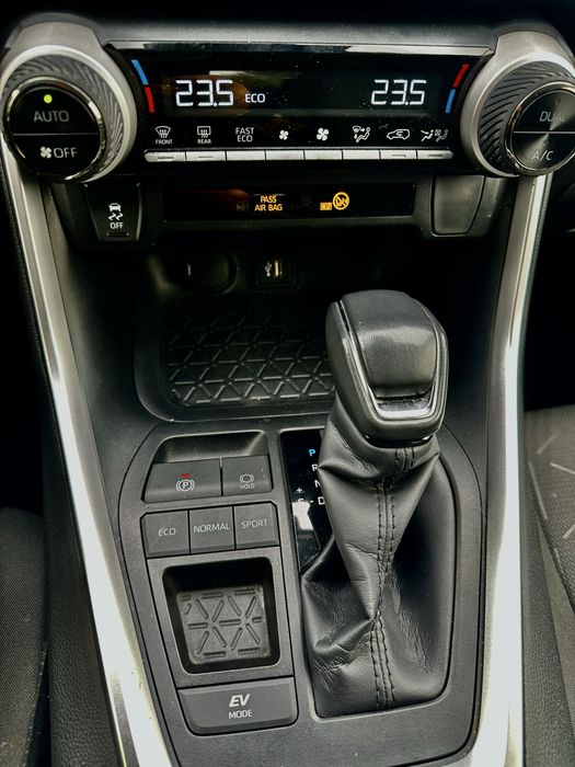 Toyota rav4  2023 !!!