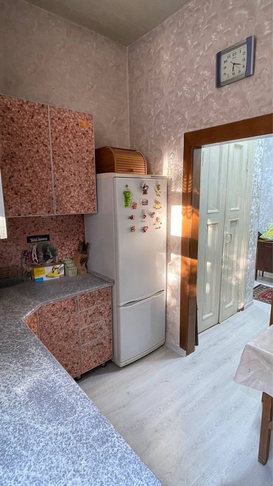 Сдаётся в аренду 2х комнатная квартира с обстановкой,Шота Руставели.