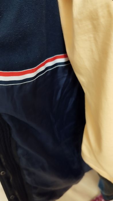 Продается куртка на девочку