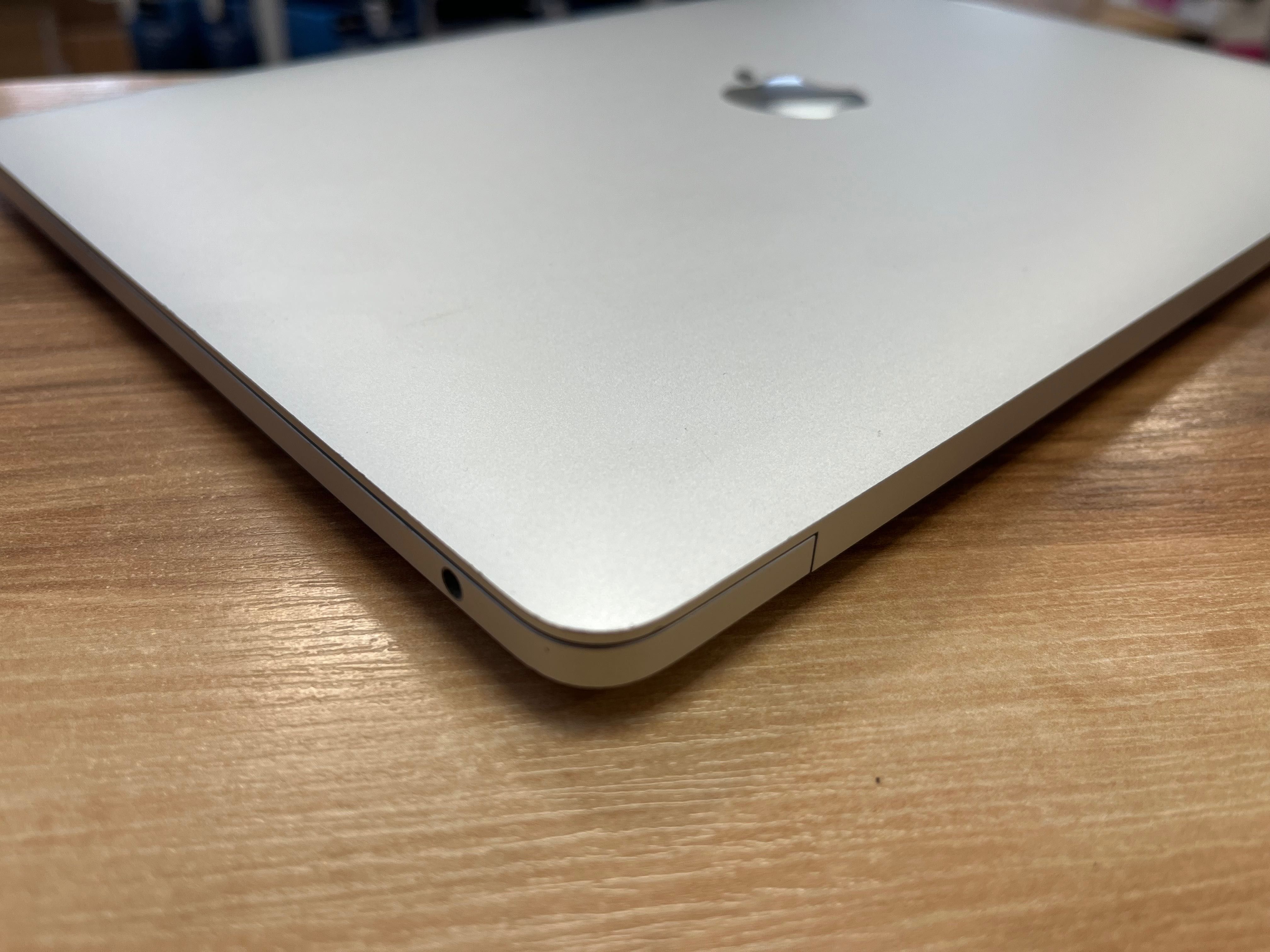 MacBook Pro A1708 13инча 2017г 256gb