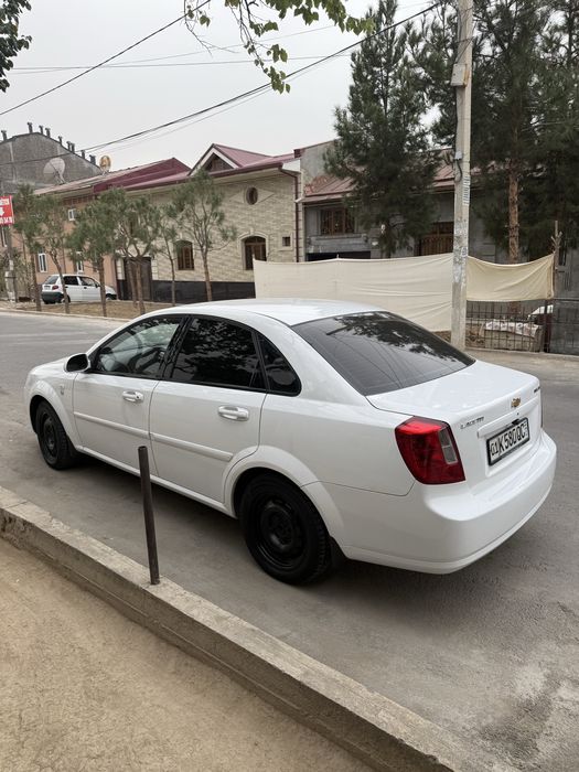 Lacetti 2011 yeil 153 probeg avtomat 1,6