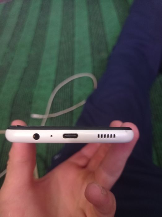 Samsung A04 ekran qoʻydirish kere