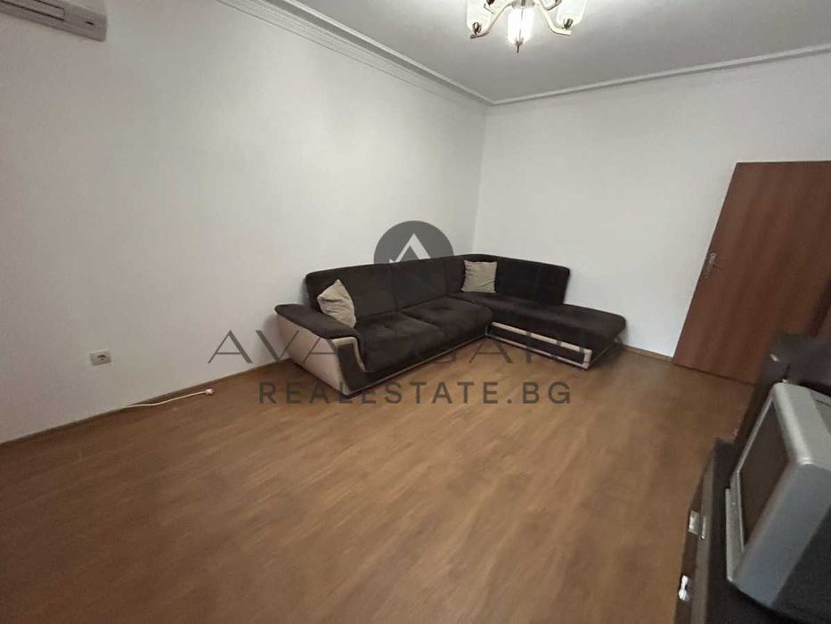 Продава се Тристаен апартамент в Пловдив, Кючук Париж - 87 кв.м за 1472 €/кв.м - Снимка #2