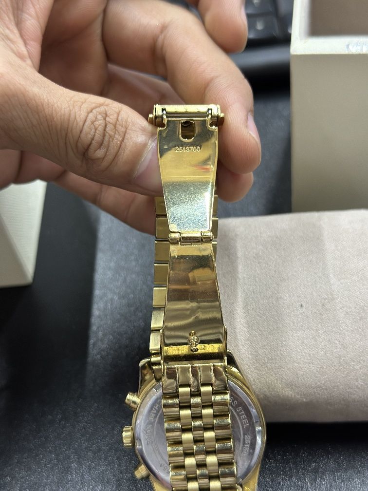 MICHAEL KORS qoʻl soati