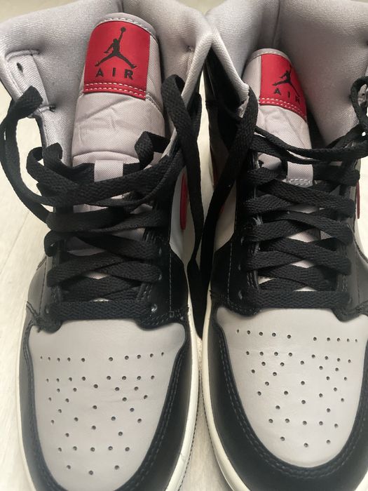 Air JORDAN 1 MID EU- 42 US- 8.5