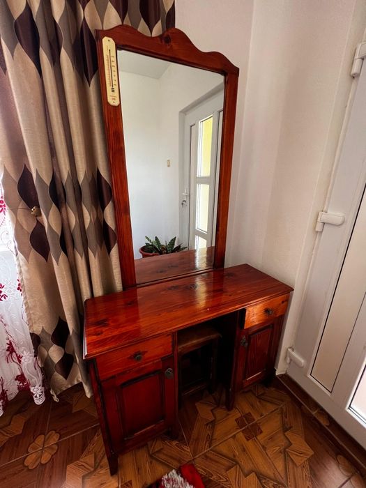 Cuier, pantofar și comodă cu oglindă pentru hol